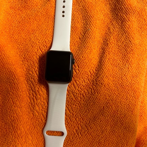 Apple Watch - Picture 3 of 3